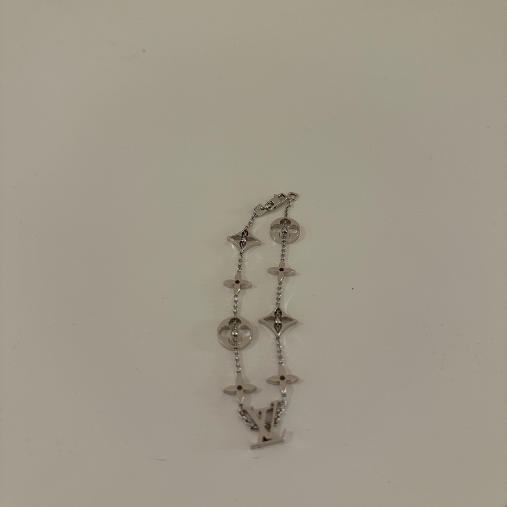 AUTHENTIC 18K white gold Louis Vuitton bracelet